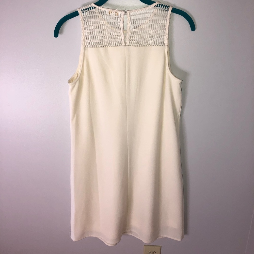 CC WHITE DRESS - Picture 2 of 3